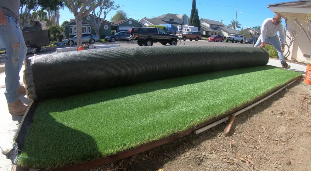 Professional artificial grass installation team in San Clemente